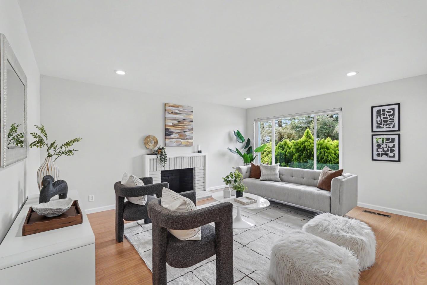 850 Roble DR