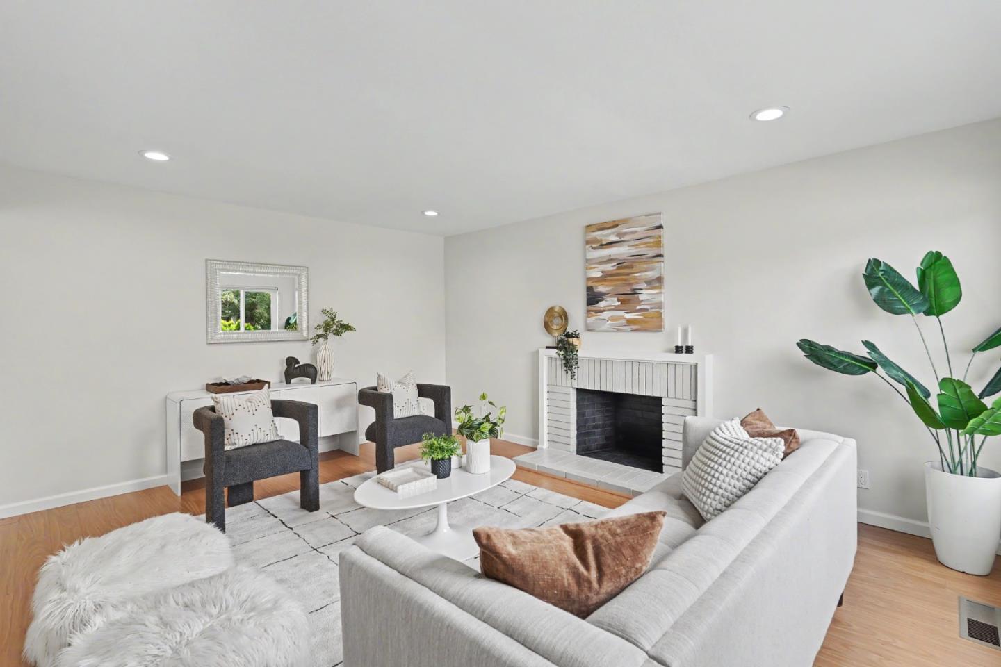 850 Roble DR