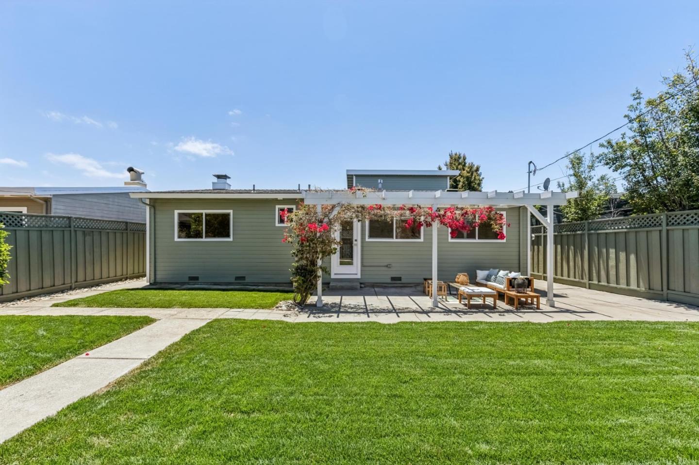 1743 Maxine Avenue
