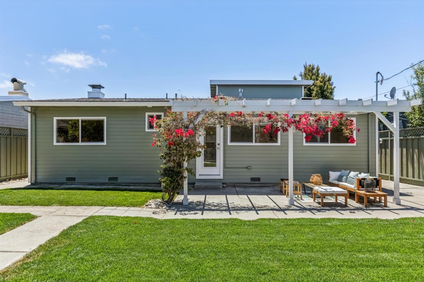 1743 Maxine Avenue