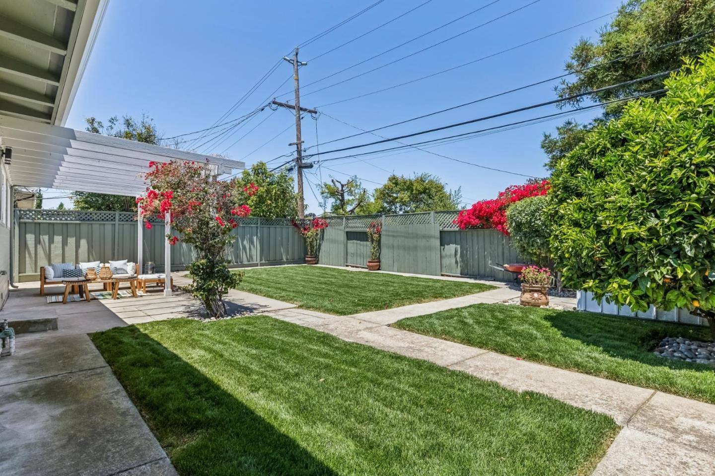 1743 Maxine Avenue