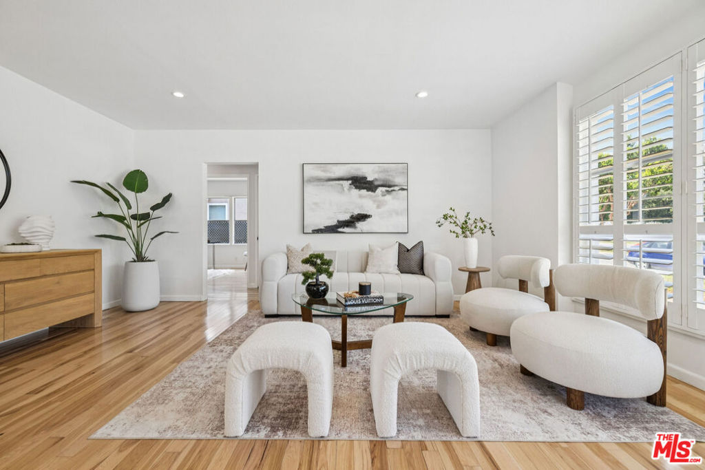 5932 Bellflower Boulevard