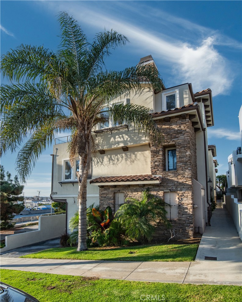 929 1st Street Unit: A