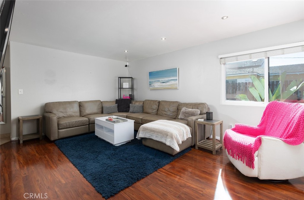 15217 Eastwood Avenue