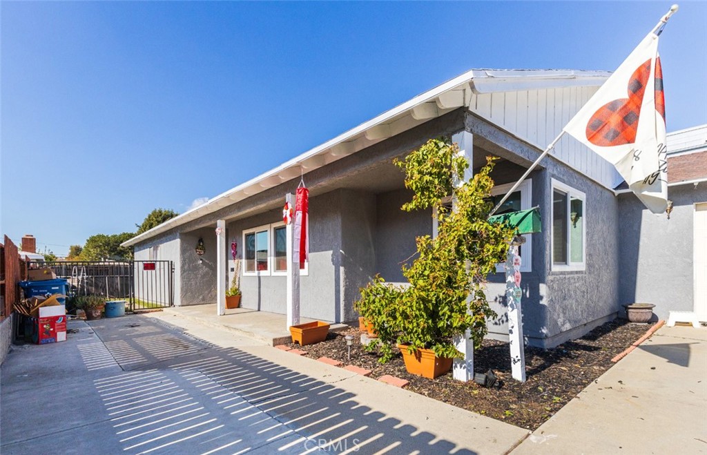 15217 Eastwood Avenue