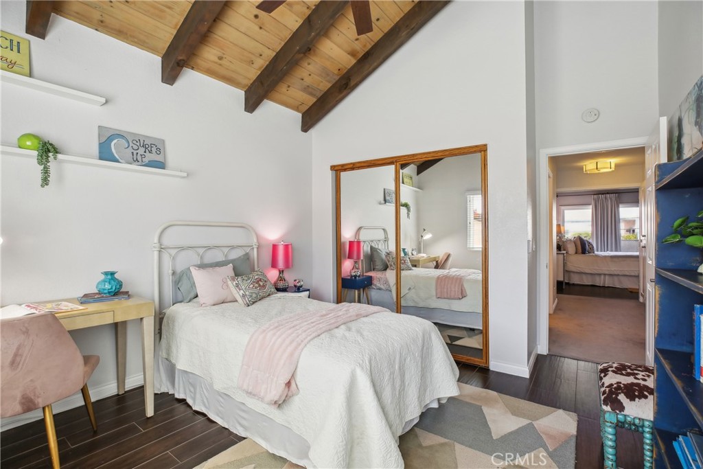 425 N Elena Avenue 2