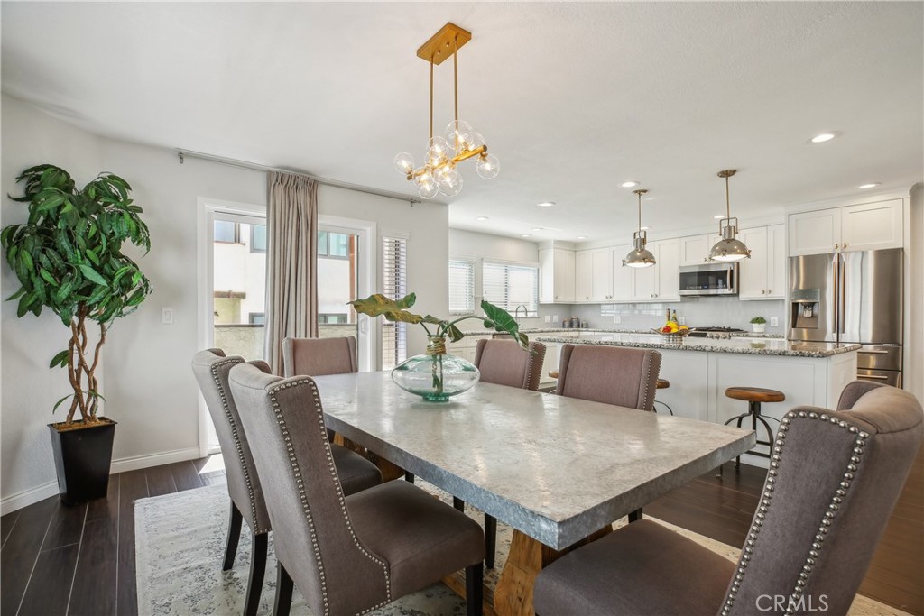 425 N Elena Avenue 2