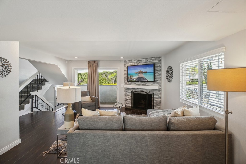 425 N Elena Avenue 2