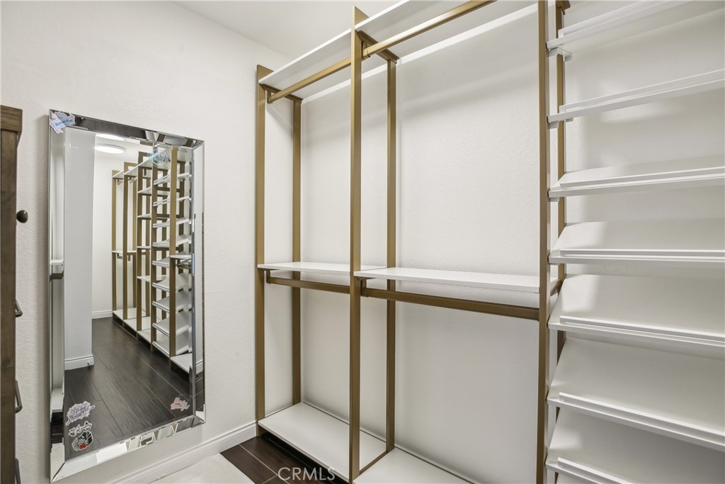 425 N Elena Avenue 2