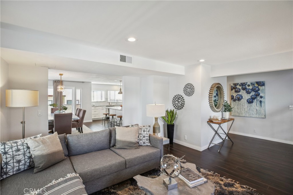 425 N Elena Avenue 2