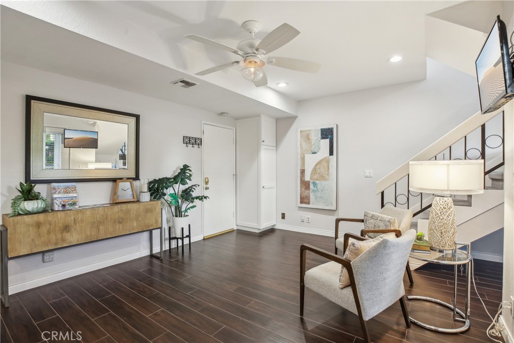 425 N Elena Avenue 2