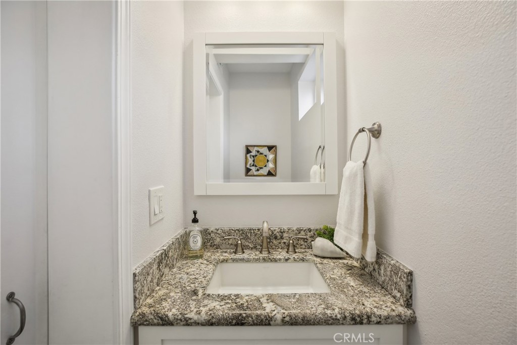 425 N Elena Avenue 2