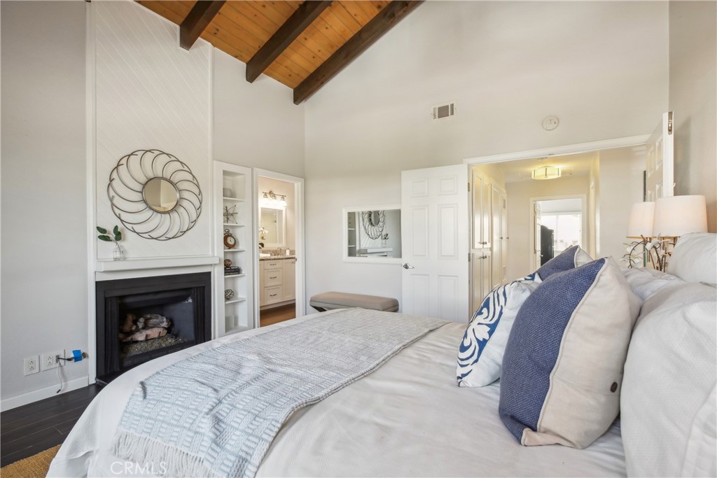 425 N Elena Avenue 2