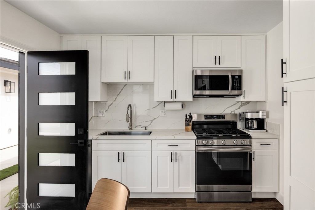 6037 Candlewood Street