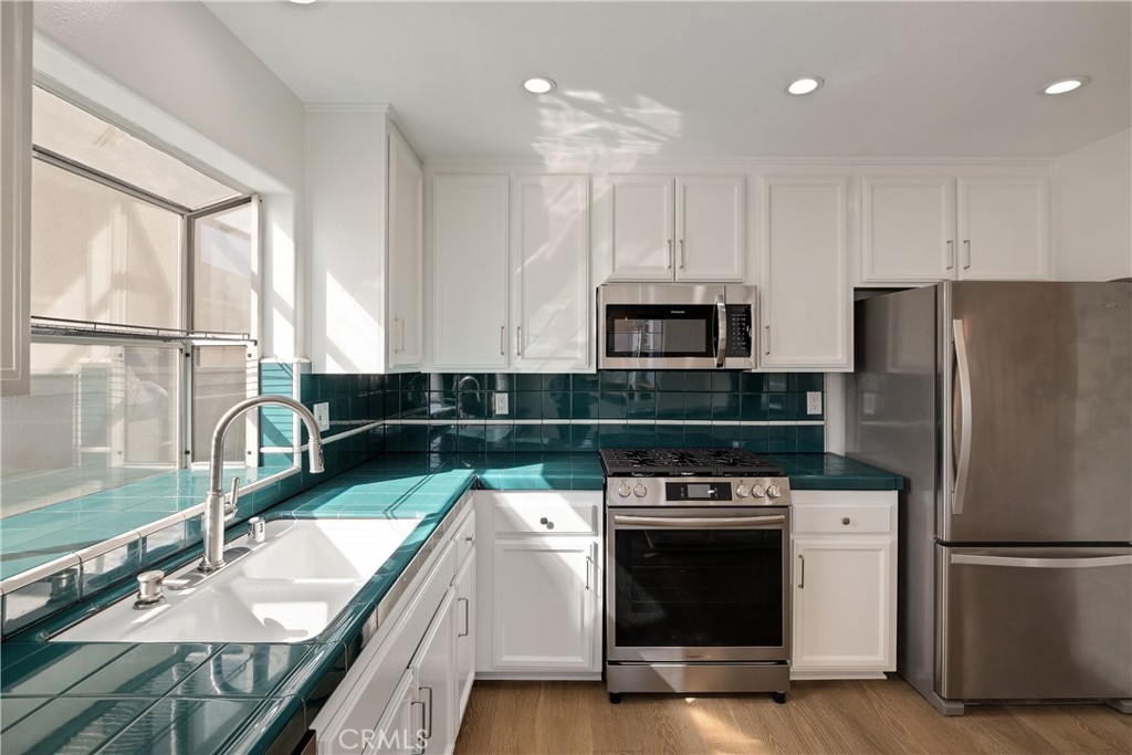 1917 Warfield Avenue A