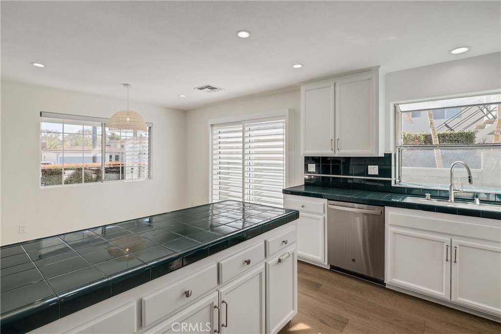 1917 Warfield Avenue A