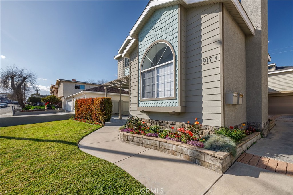 1917 Warfield Avenue A