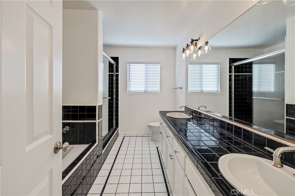 1917 Warfield Avenue A