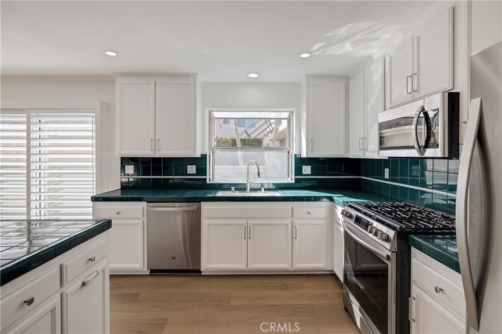 1917 Warfield Avenue A