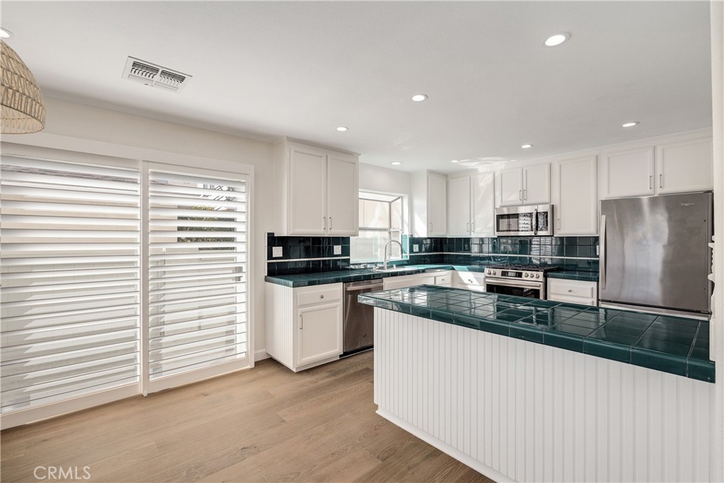 1917 Warfield Avenue A