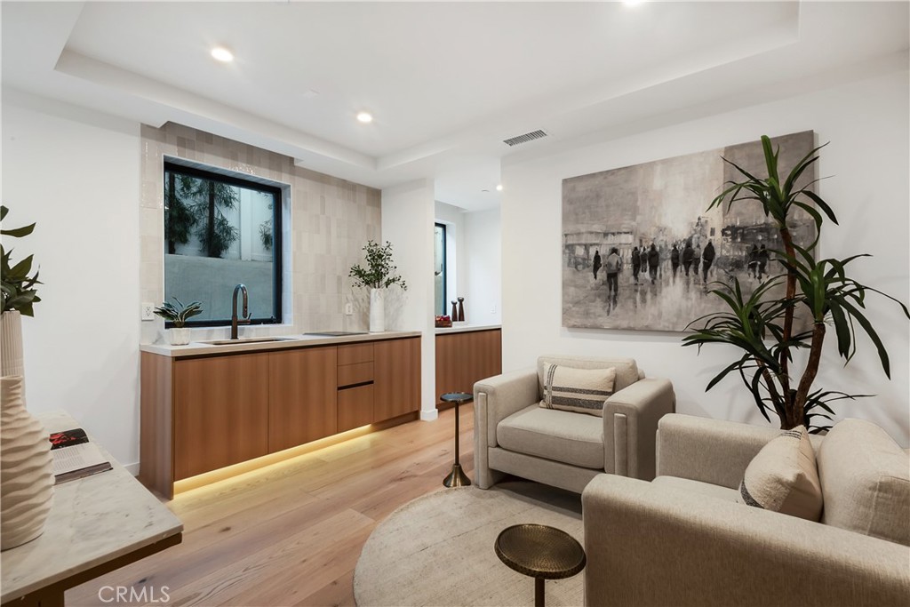 412 S Francisca Avenue