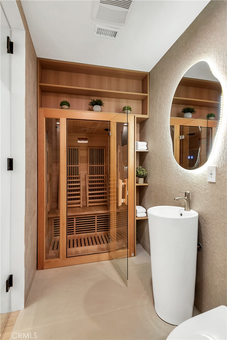 412 S Francisca Avenue