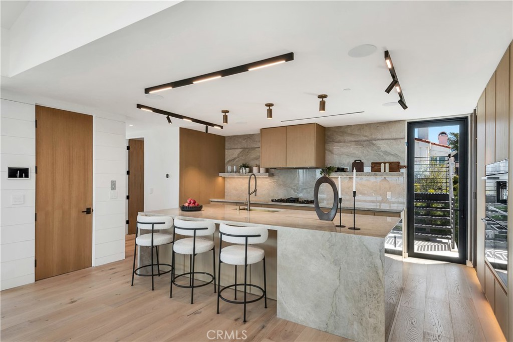 412 S Francisca Avenue