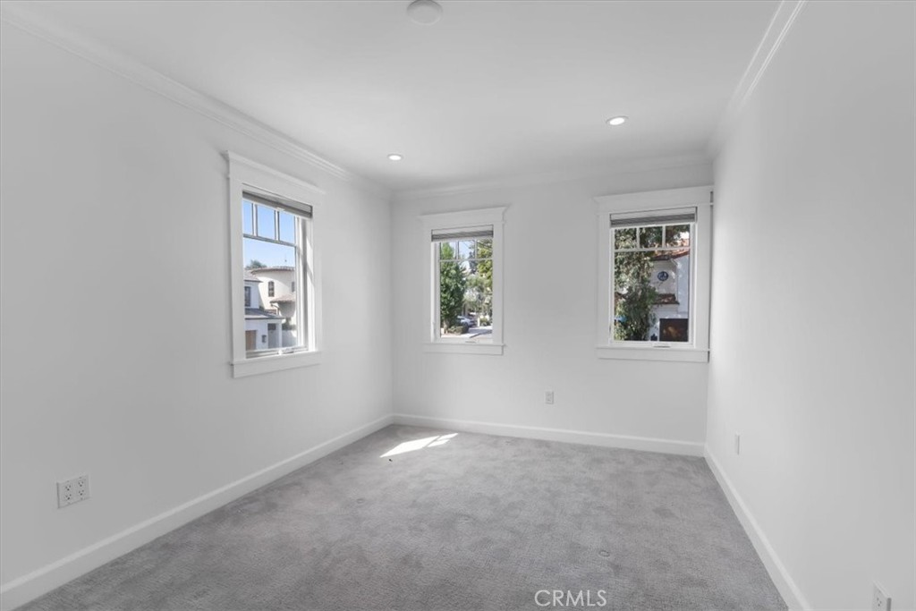 1800 Palm Avenue