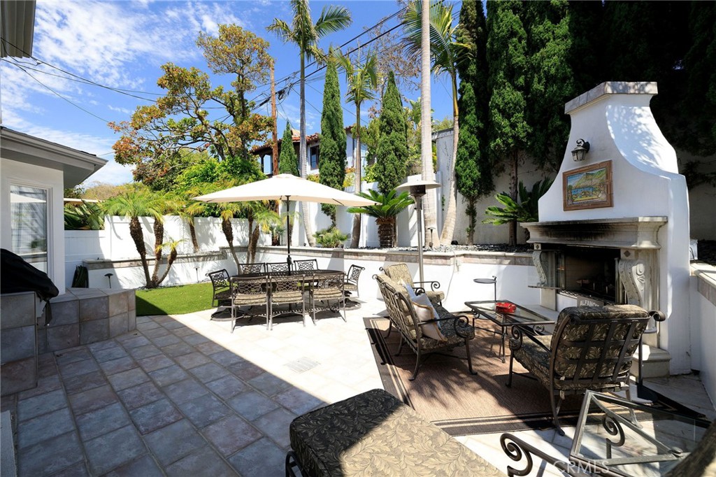 1720 Elm Avenue
