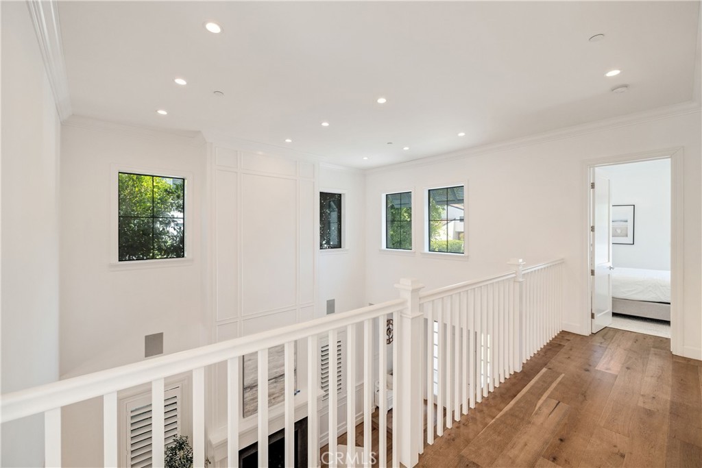 2001 Oak Avenue