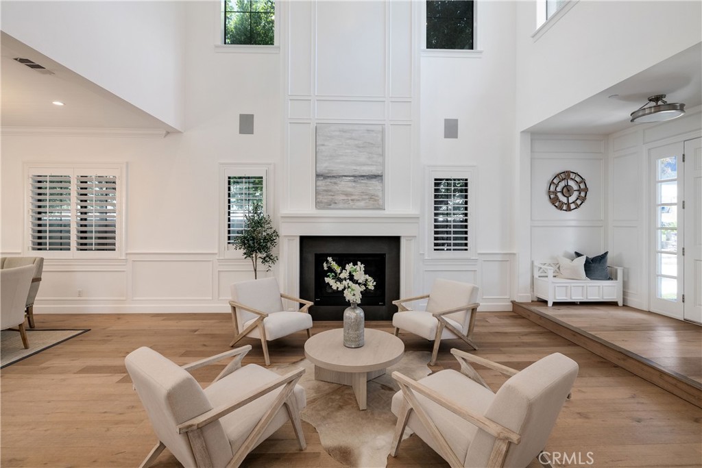2001 Oak Avenue