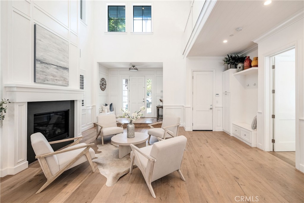 2001 Oak Avenue