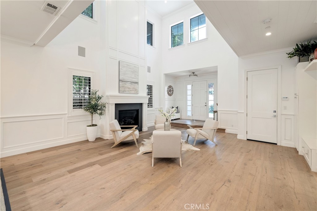 2001 Oak Avenue