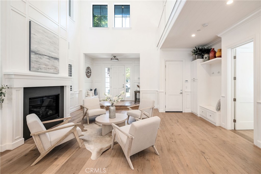 2001 Oak Avenue