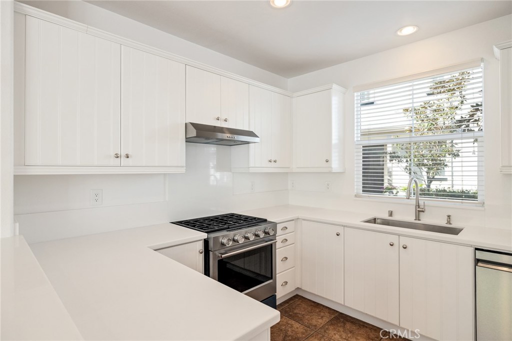 1800 S Pacific Coast Highway 59