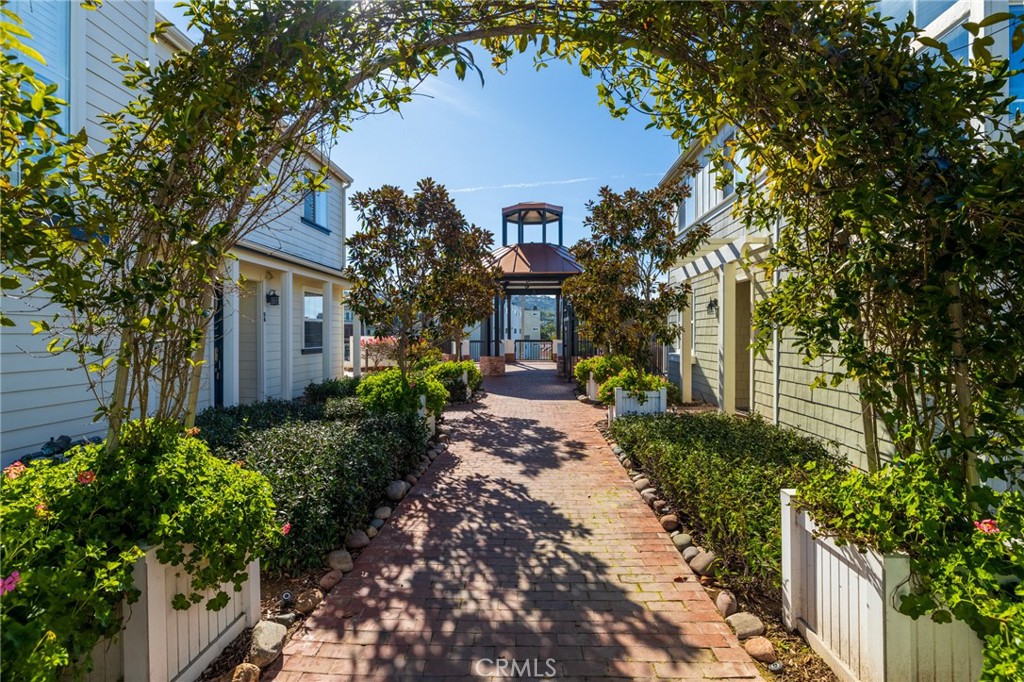 1800 S Pacific Coast Highway 59