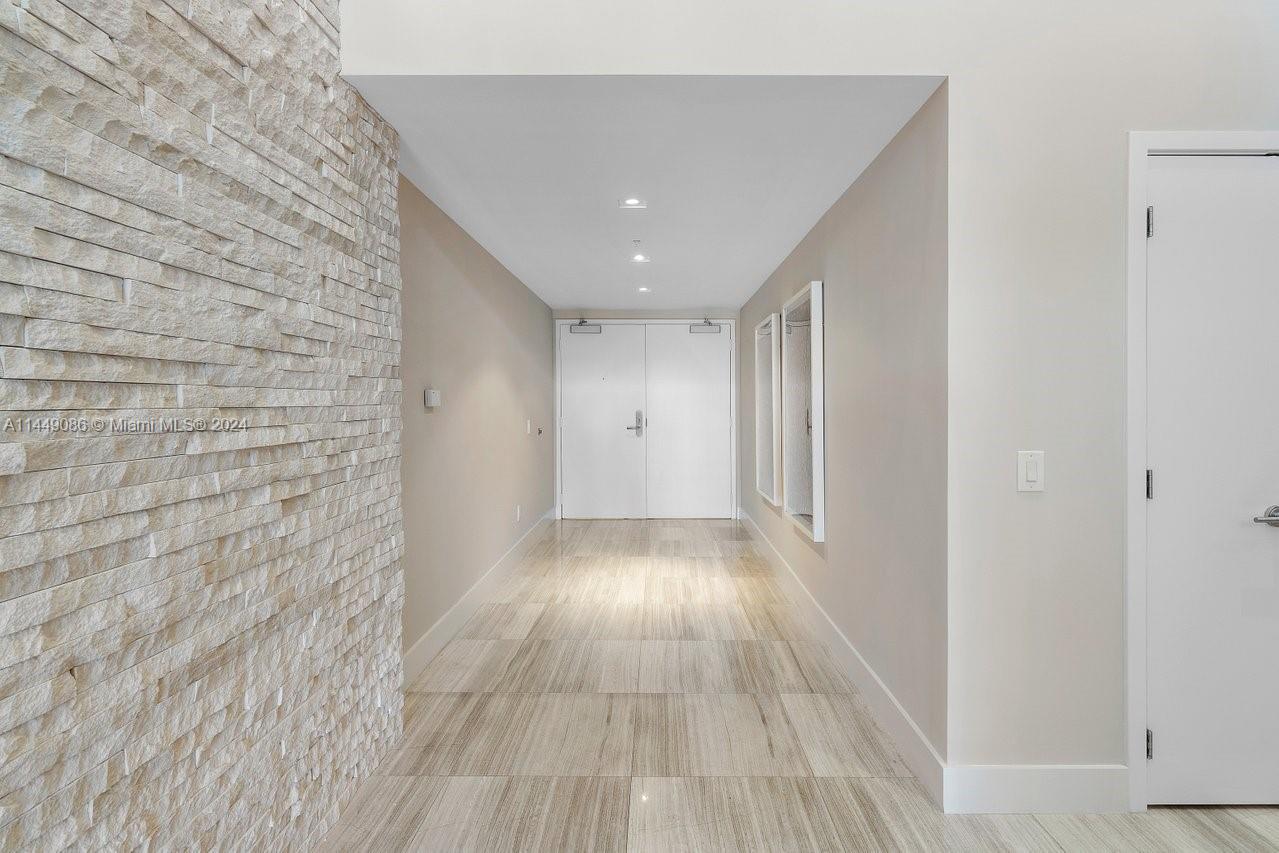 6899 Collins Ave Unit: 404