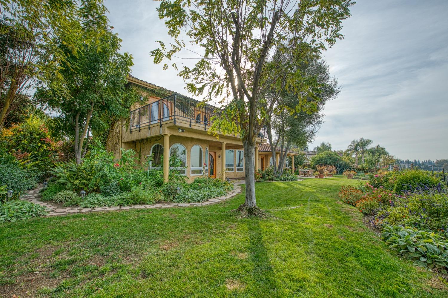 4140 W Alluvial Avenue