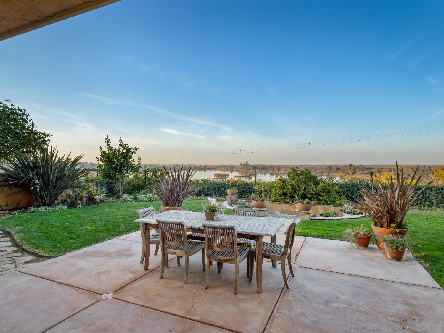 4140 W Alluvial Avenue