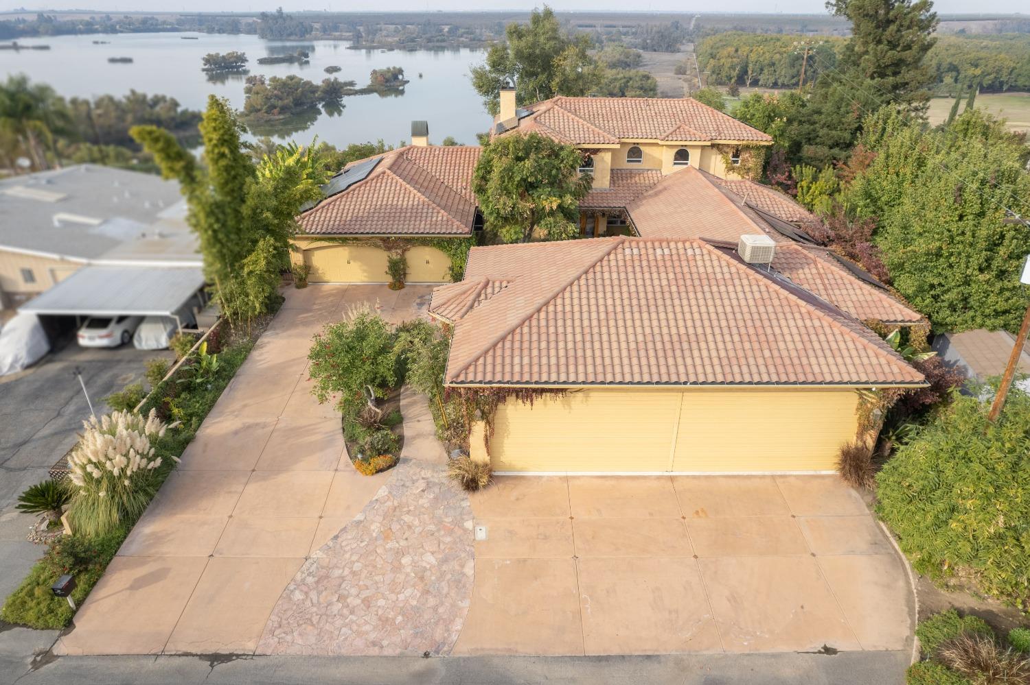 4140 W Alluvial Avenue