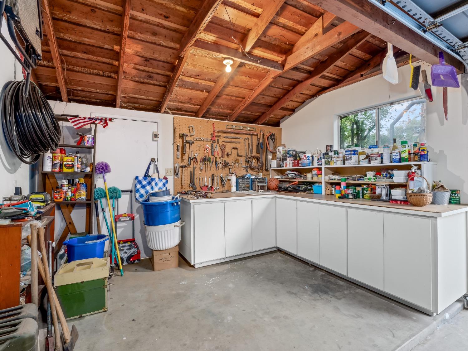 2848 W Locust Avenue