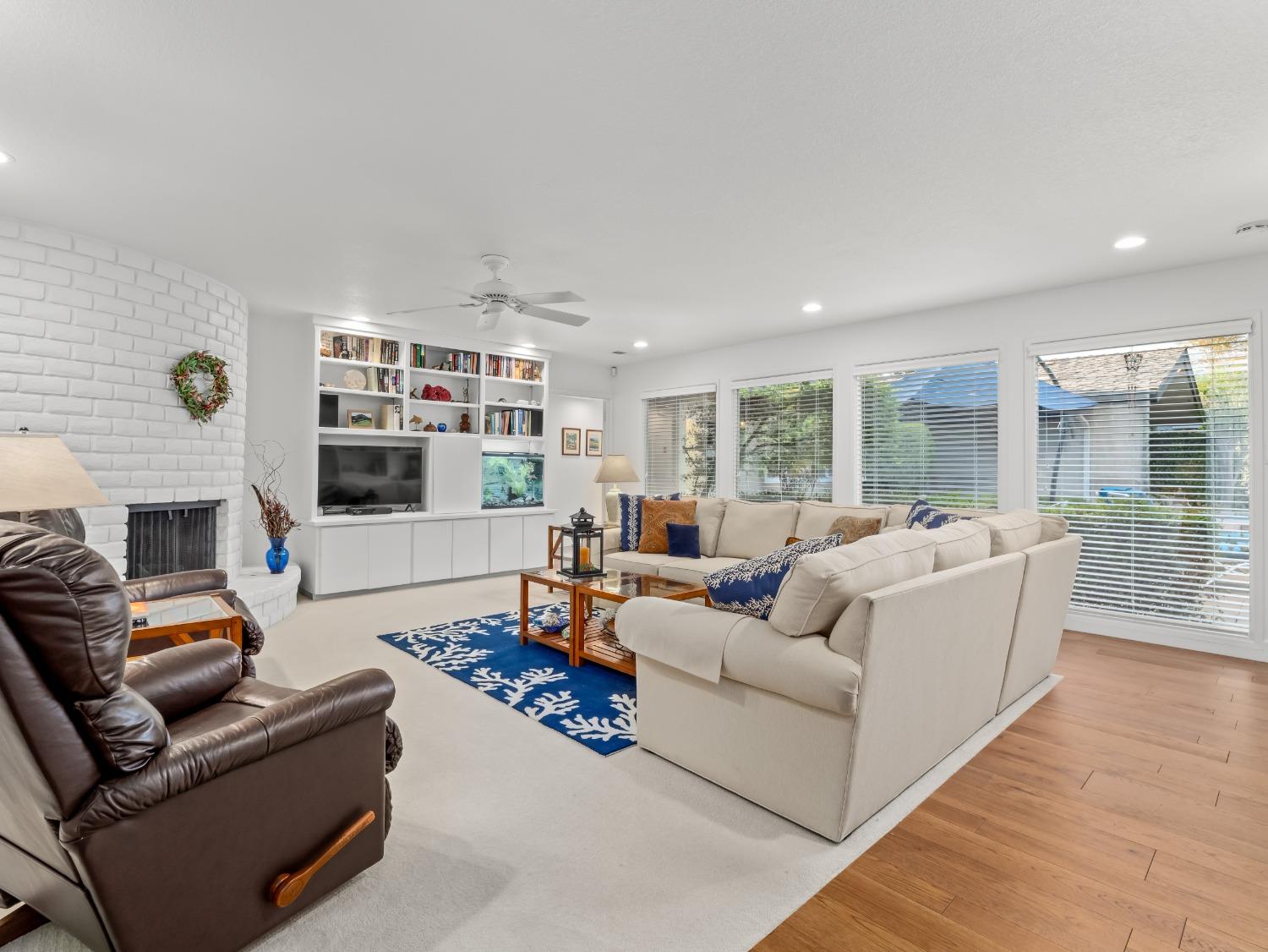 2848 W Locust Avenue