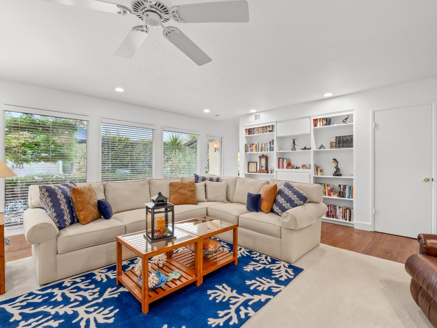 2848 W Locust Avenue
