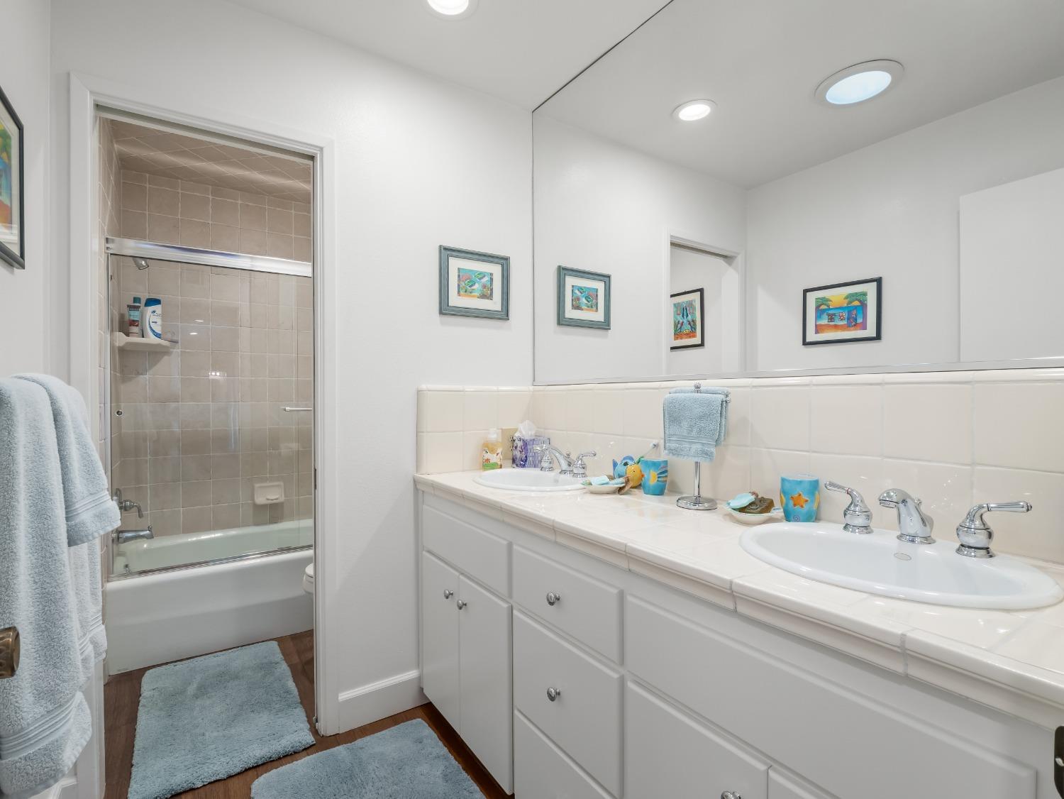 2848 W Locust Avenue