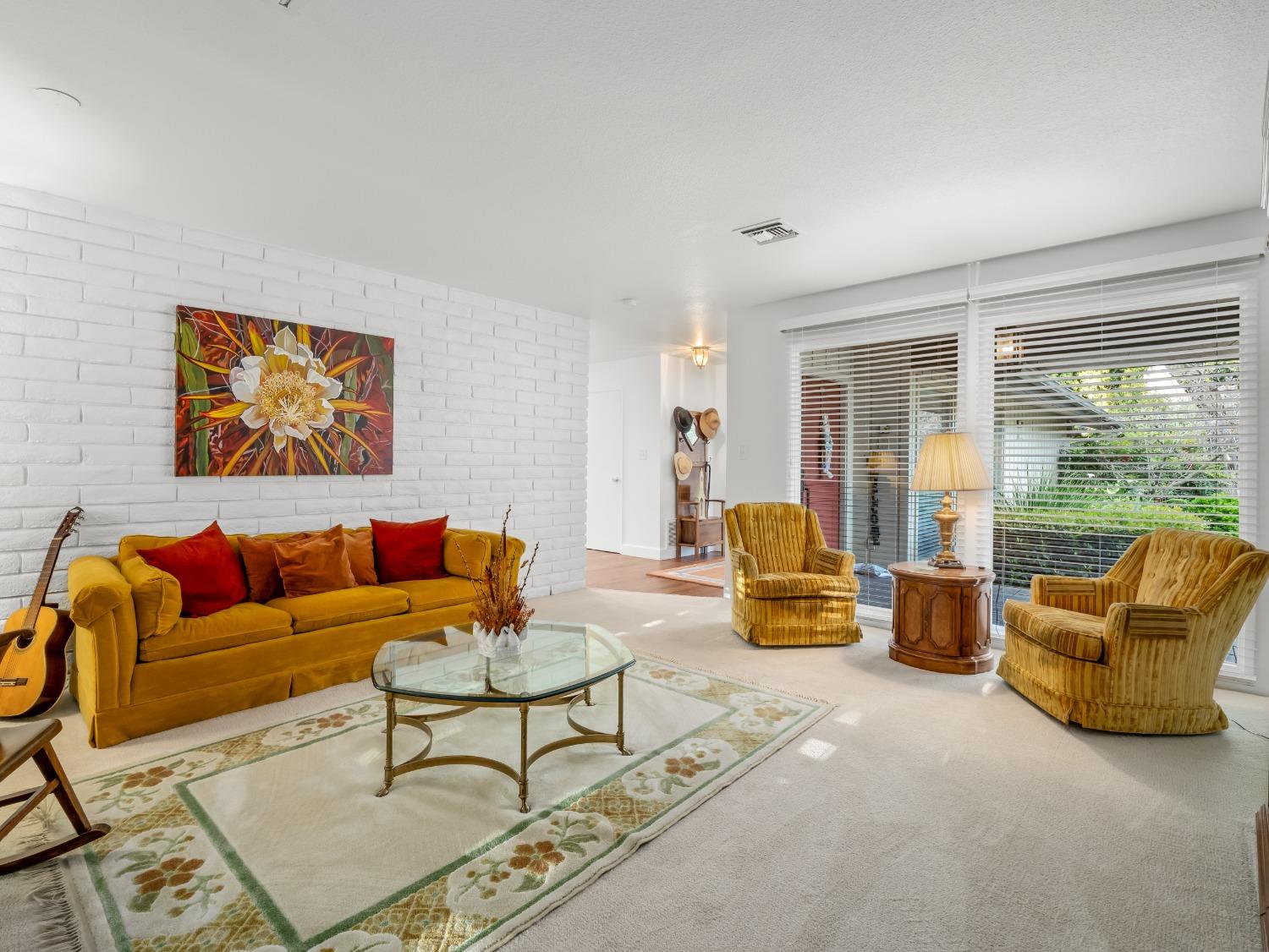 2848 W Locust Avenue