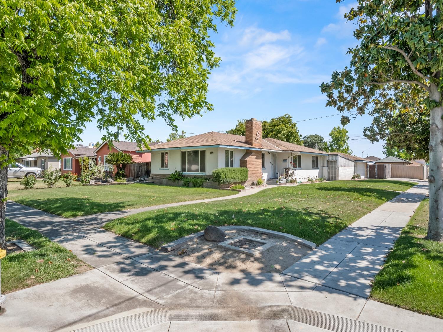 2308 E Brown Avenue