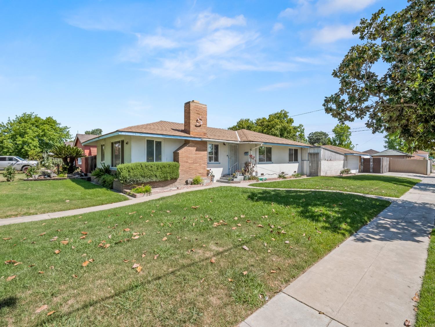2308 E Brown Avenue
