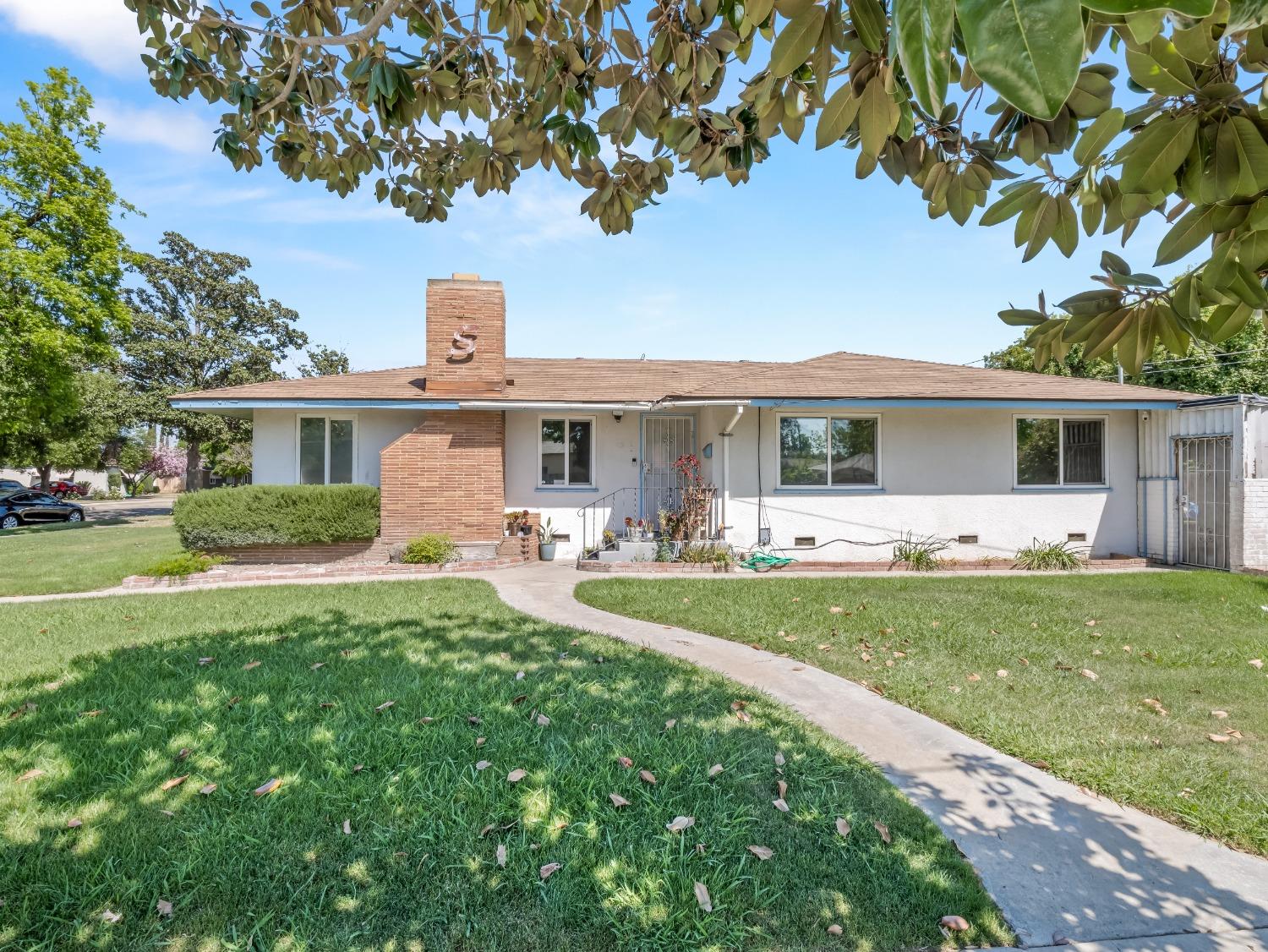 2308 E Brown Avenue
