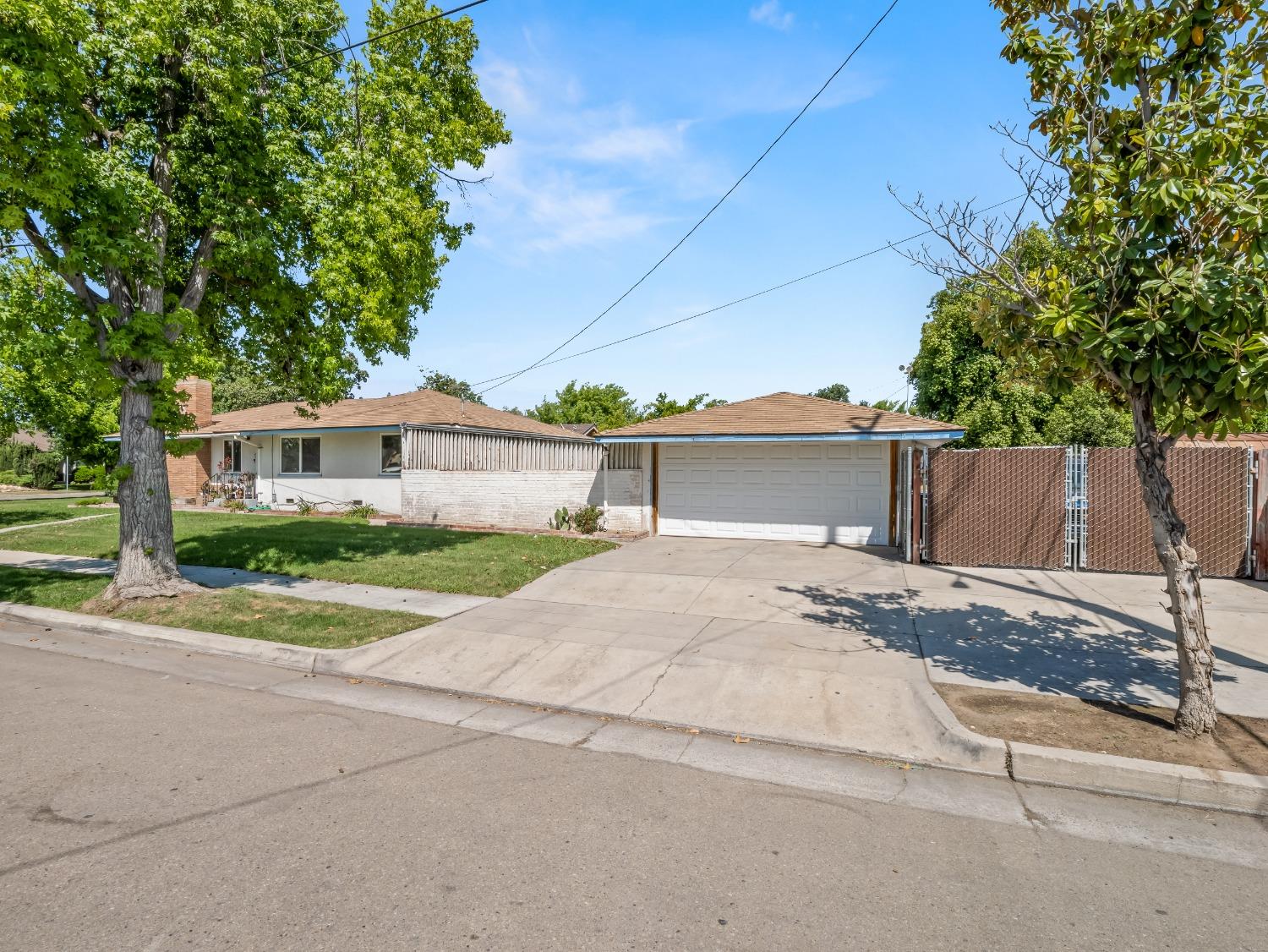 2308 E Brown Avenue