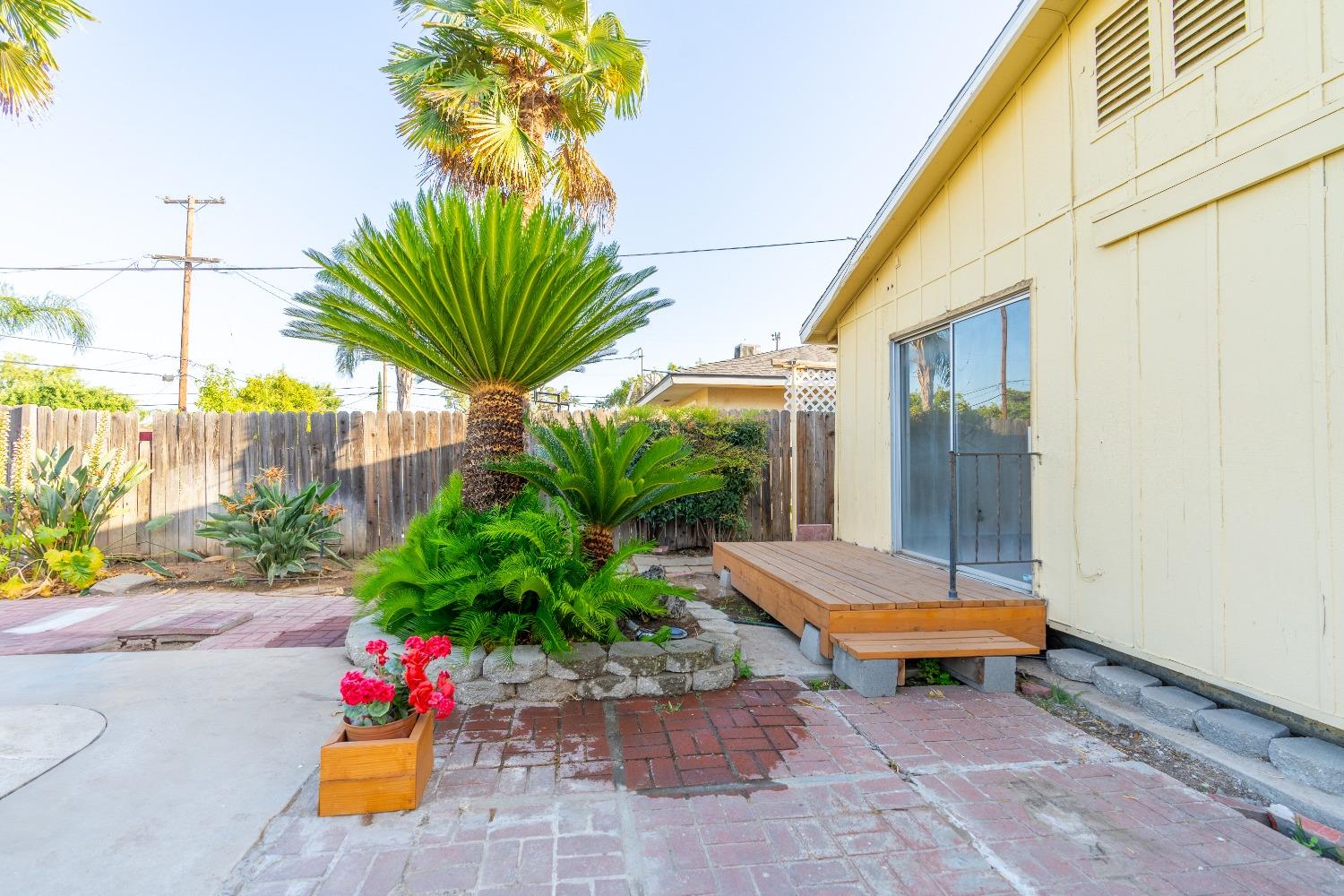 4672 N Augusta Street